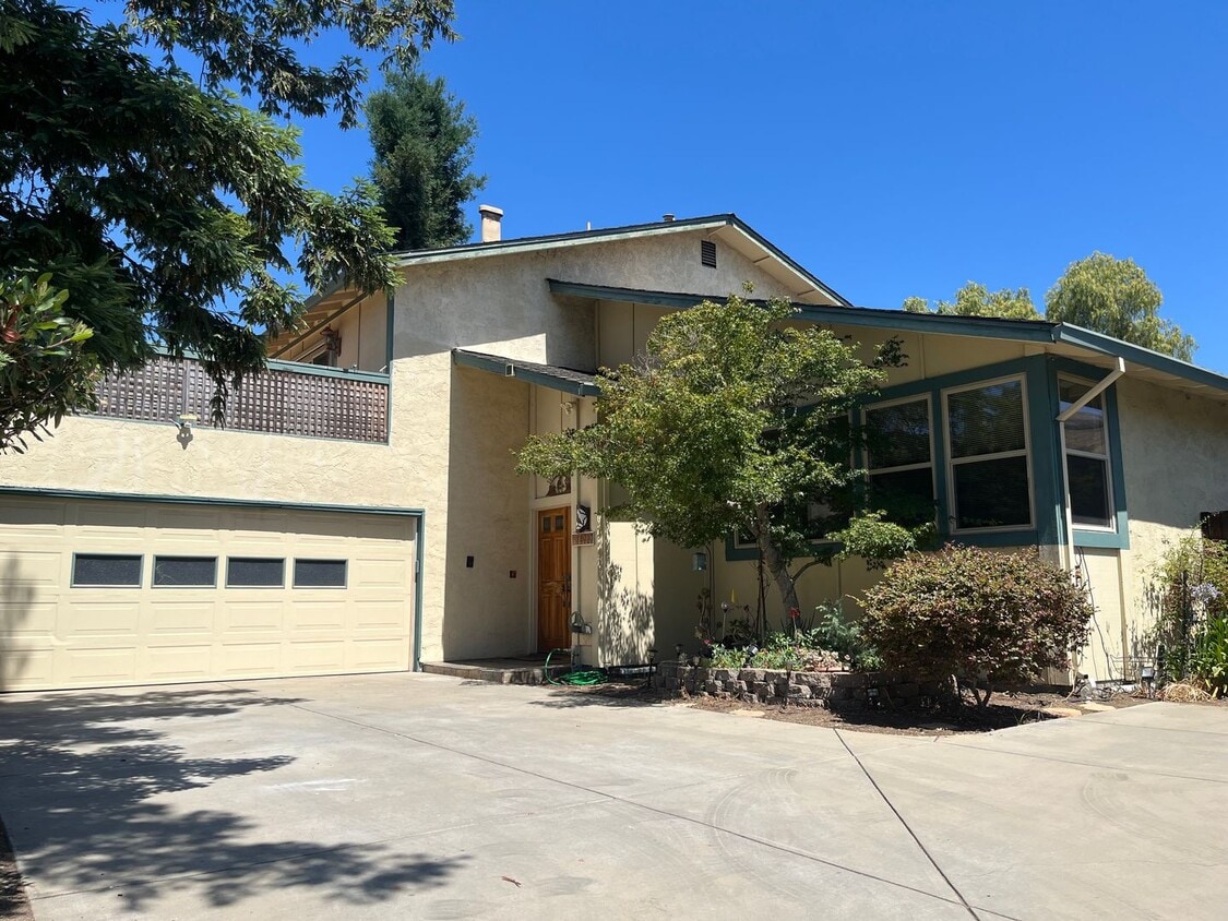 Beautiful East Foothills San Jose Home with Spacious Layout, Large Lot & Prime Location! - Beautiful East Foothills San Jose Home with Spacious Layout, Large Lot & Prime Location!