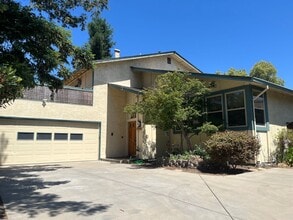 Building Photo - 14927 Herchell Dr