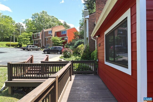 Foto del edificio - 573 Southampton Ct