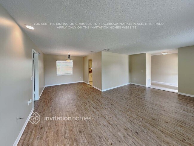 Foto del edificio - 8140 Caraway Dr