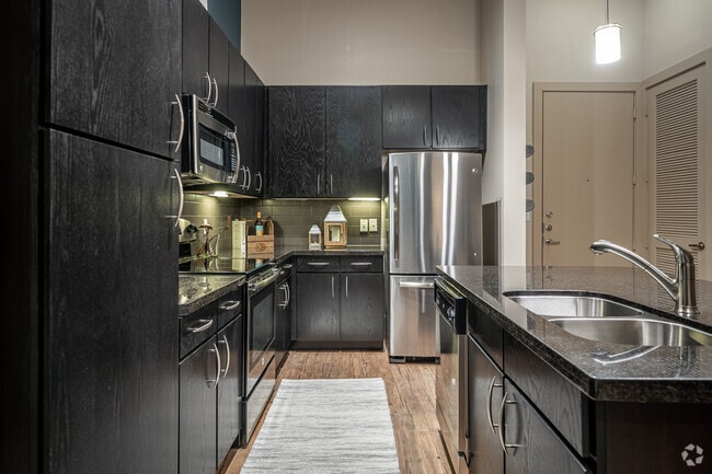 2BR, 2BA - 1,047SF - The District at Washington