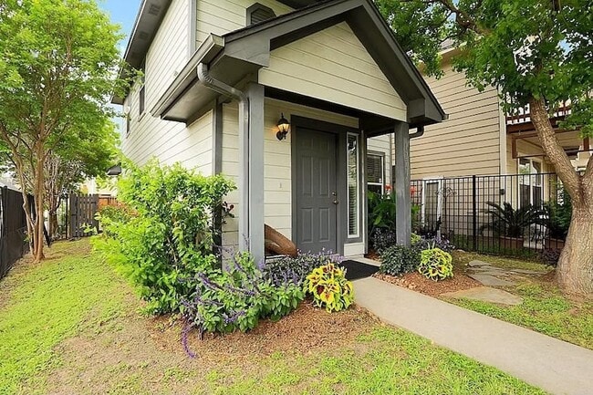 Photo - 1201 Ruthven St House