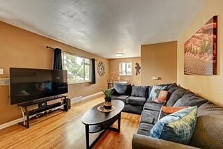 Building Photo - 7785 Perry Pl
