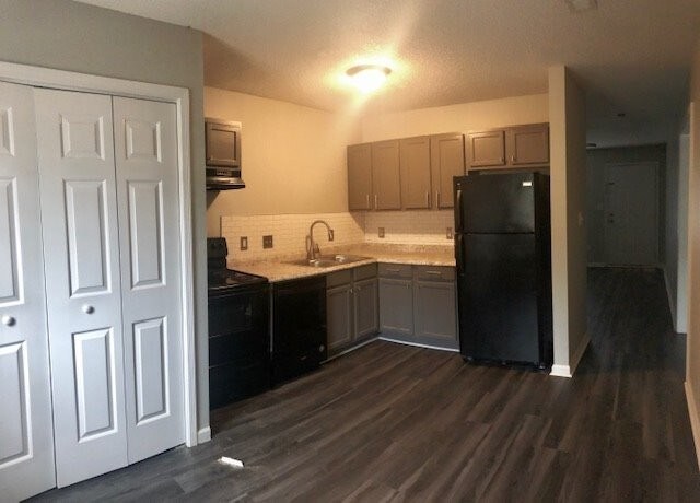Primary Photo - 2 Bedroom Modern Apartment; Fully Renovated