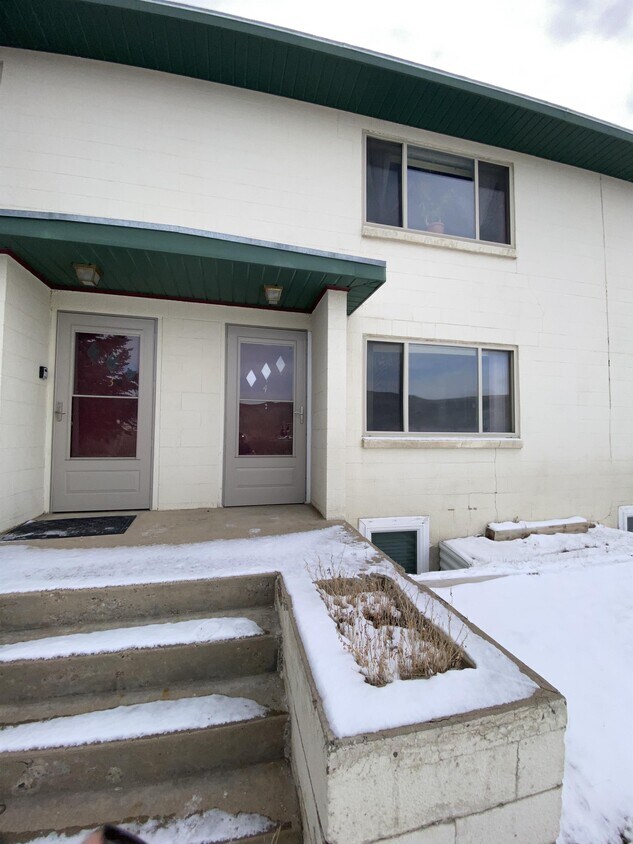 Foto principal - 218 W Walnut St
