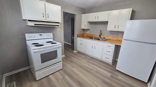 Foto del edificio - 2 bedroom 1 bathroom home