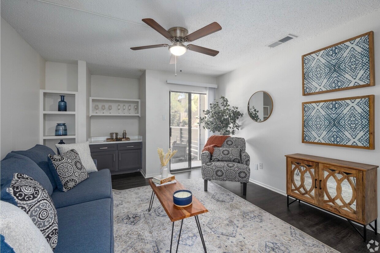 Primary Photo - 2170 Thousand Oaks Dr