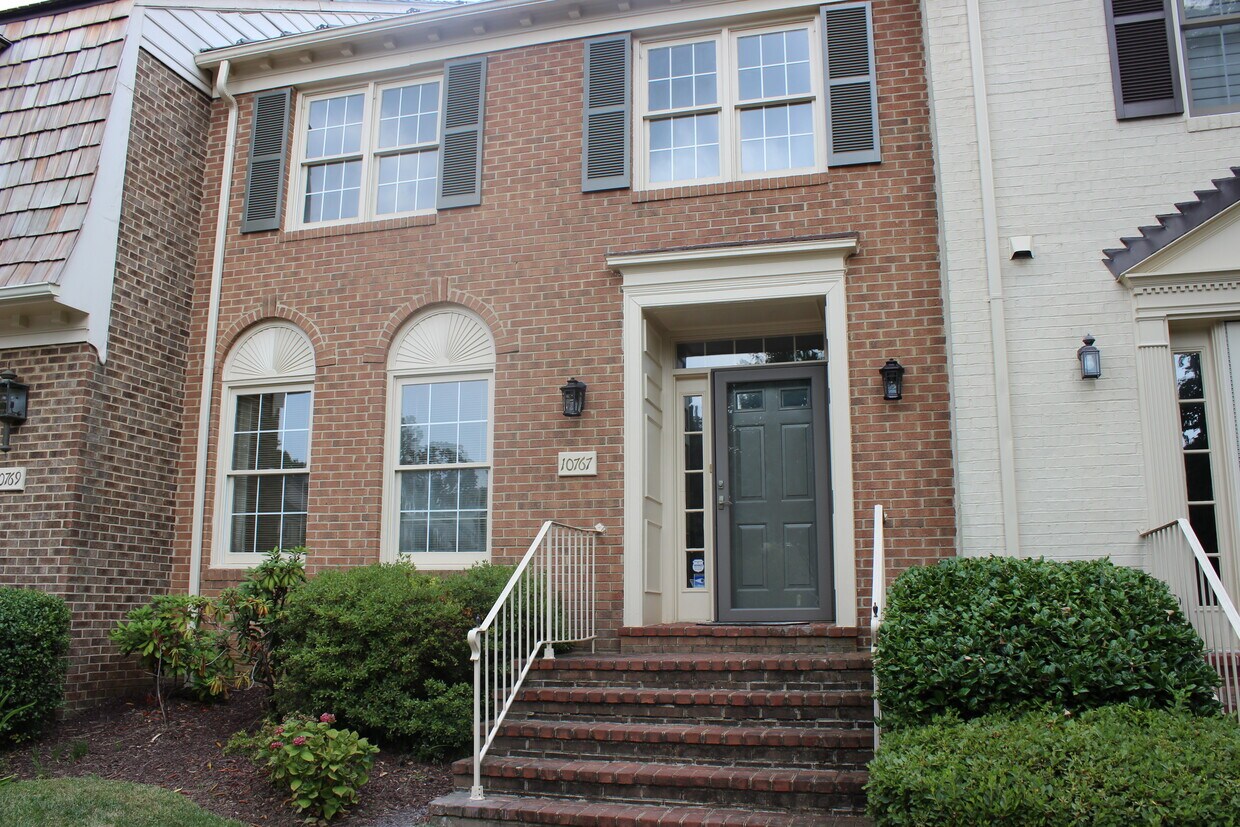 10767 Brewer House Rd, Rockville, MD 20852 Townhome Rentals in