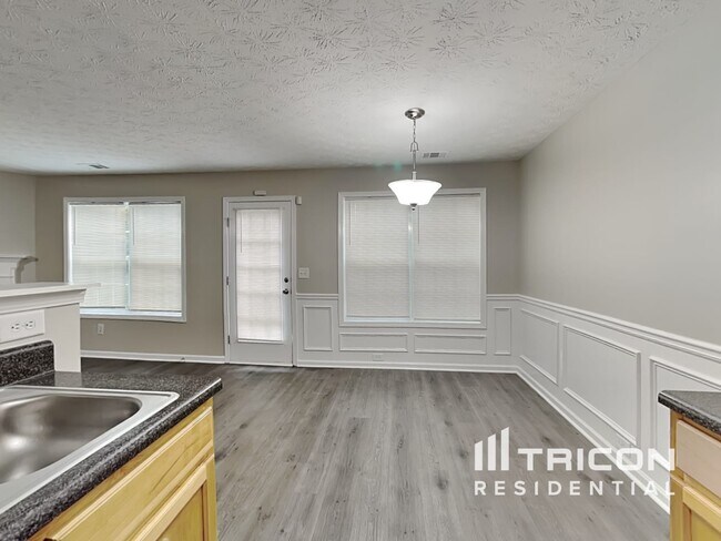 Building Photo - 675 Lakes Circle Lithonia GA