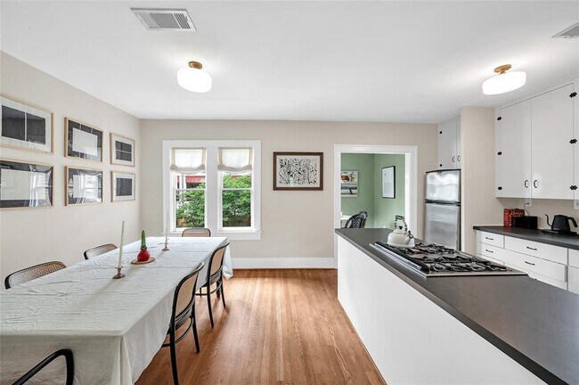 Foto del edificio - 1737 Albans Rd