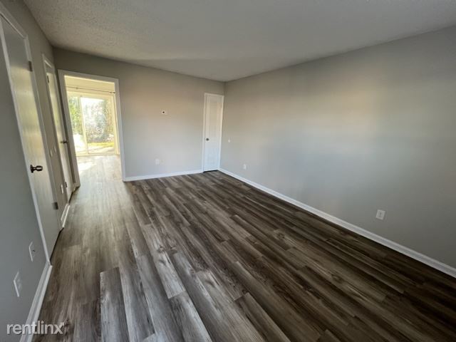 Foto del edificio - 2 br, 1.5 bath House - 1835 Merritt Dr Apt D