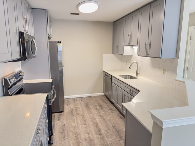 Foto del edificio - 7318F Sauerkraut Ln