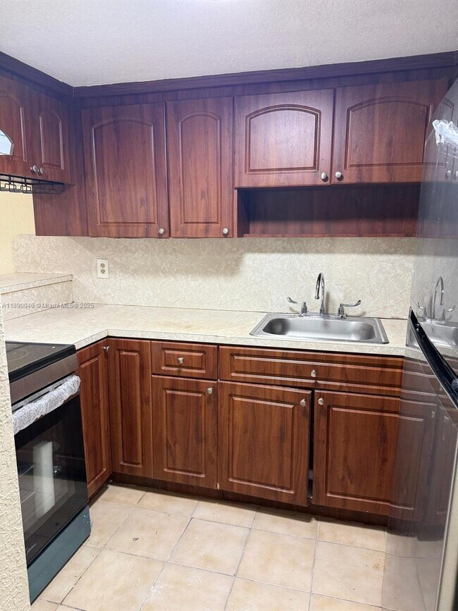 Foto del edificio - 2341 W 66th Pl