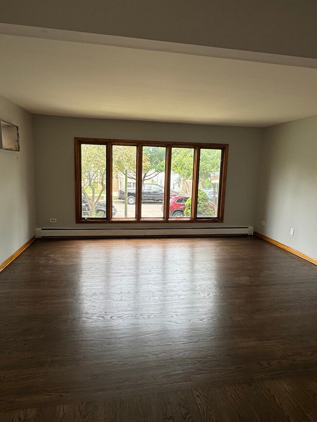 Living room - 2714 N Mason Ave