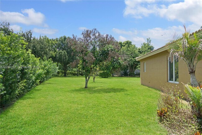 Building Photo - 5603 SE Graham Dr