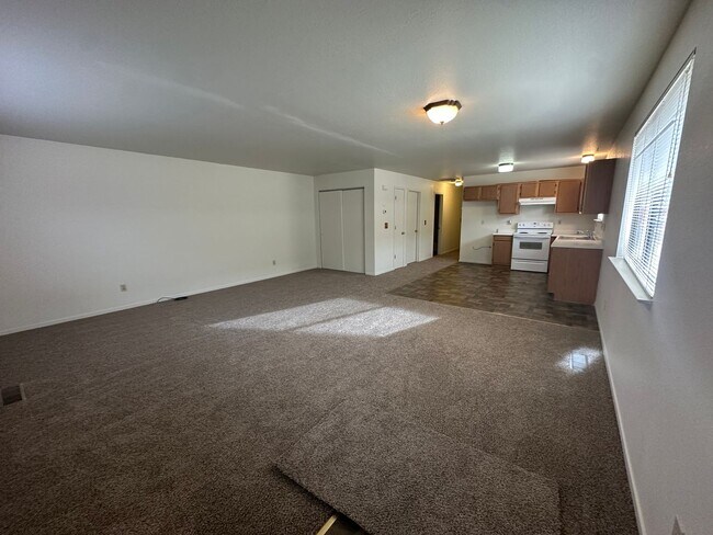 Foto del edificio - 2 Bedroom Unit for Rent