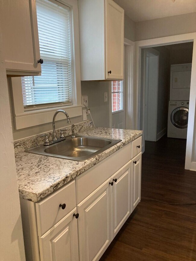 Building Photo - Coming Soon!!!  Cute Duplex In East Nashville