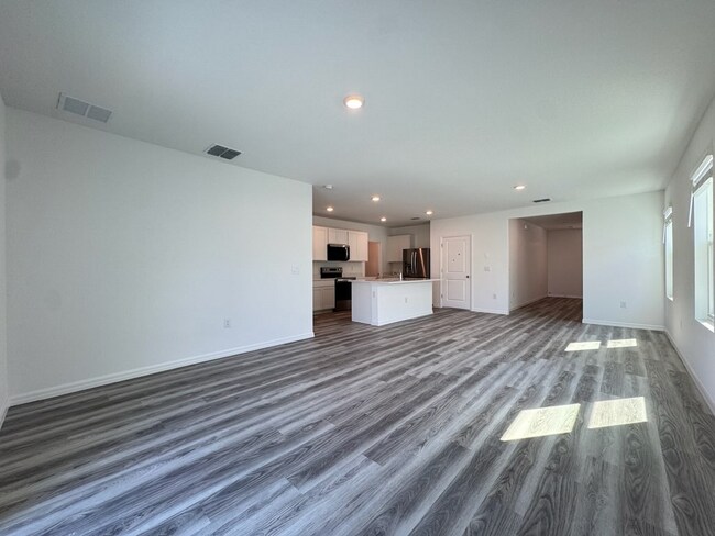Foto del edificio - 10523 Dusty Boot Rd