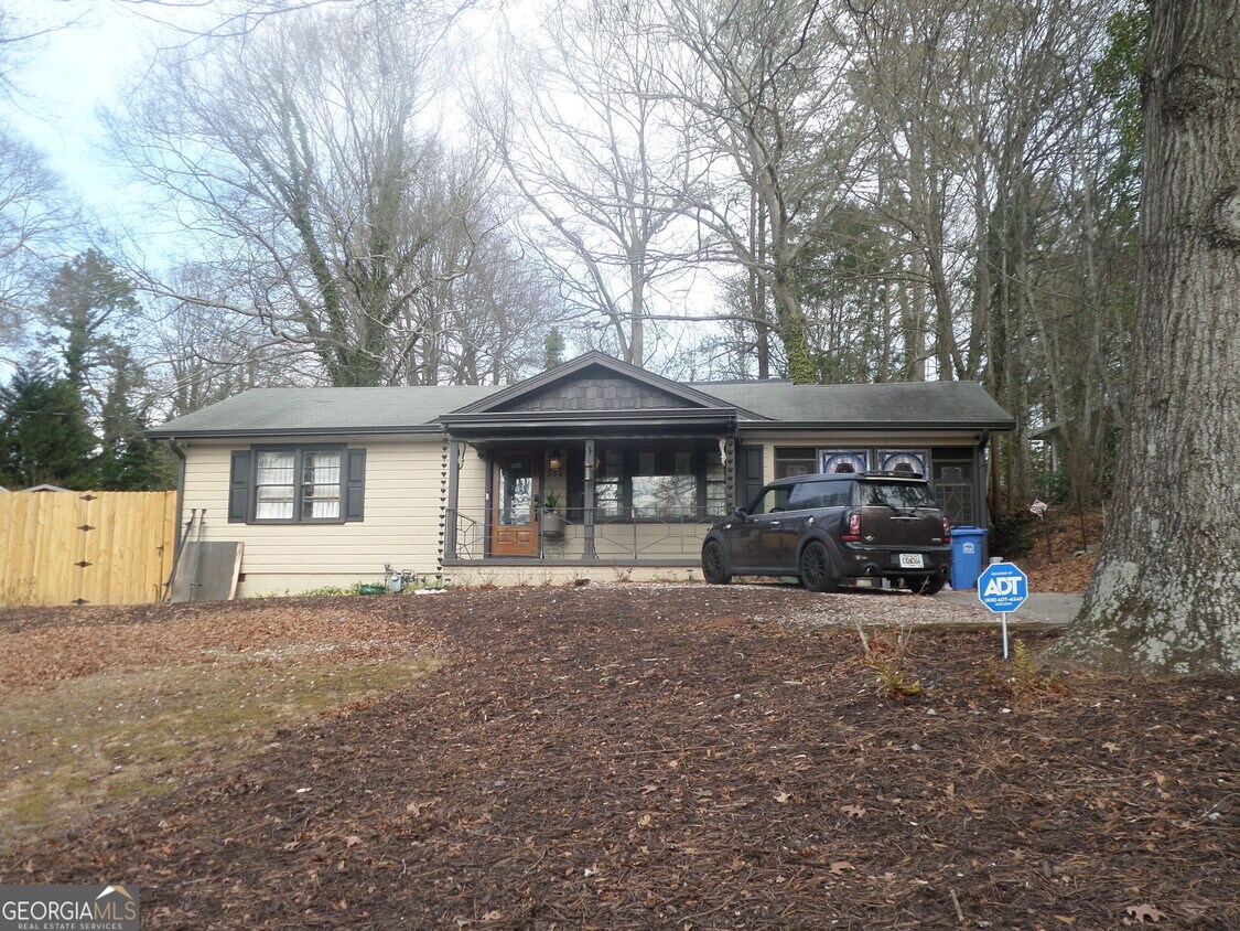 Primary Photo - 394 Christopher Dr