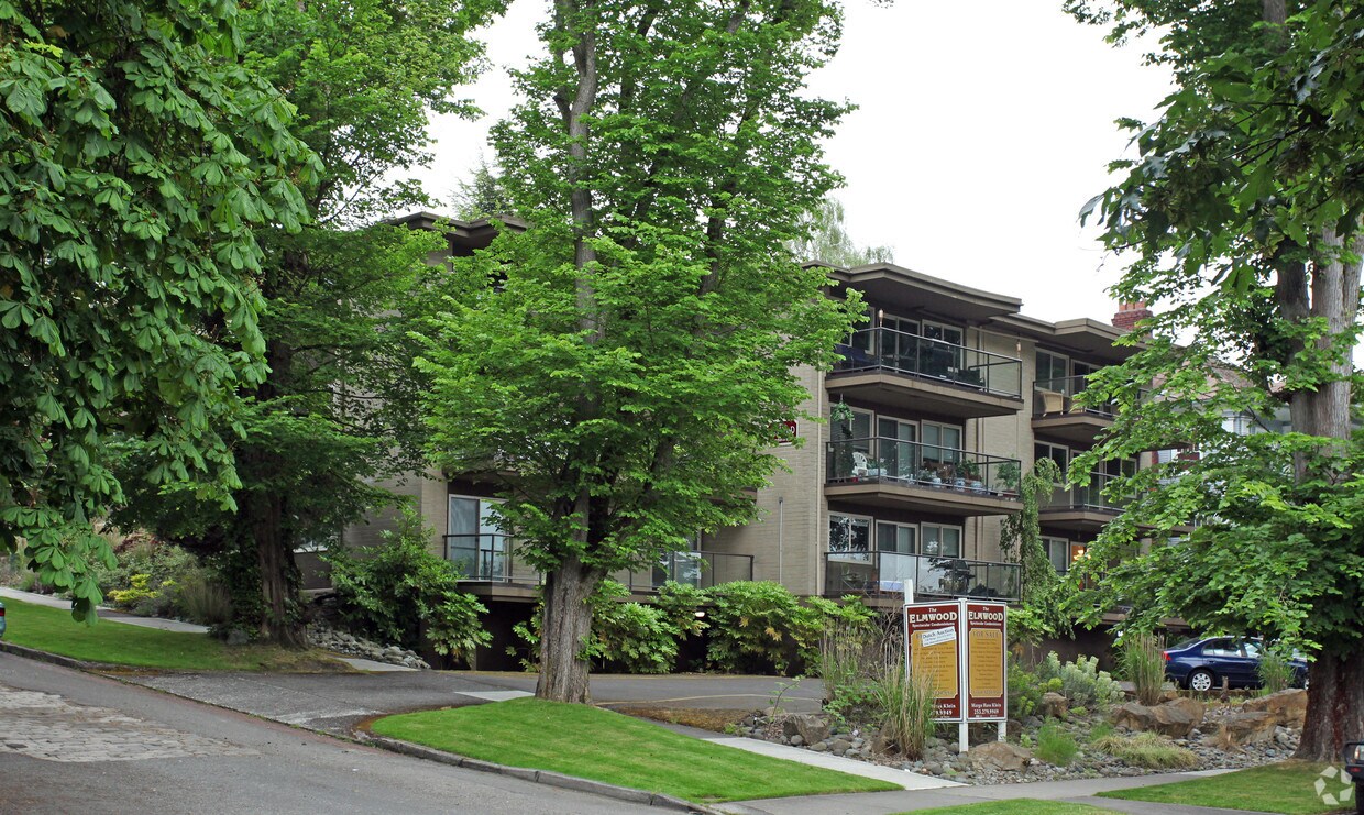 Foto principal - Elmwood Condos