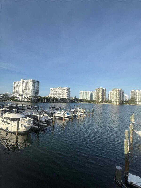 Primary Photo - 18021 Biscayne Blvd