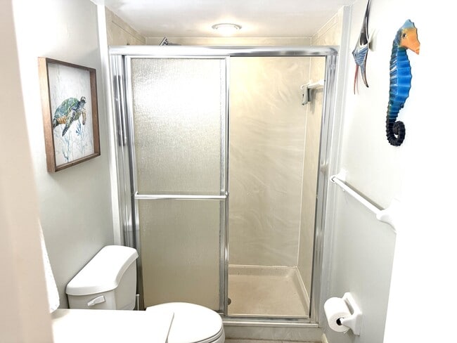 Building Photo - 4026 Silver Palm Dr