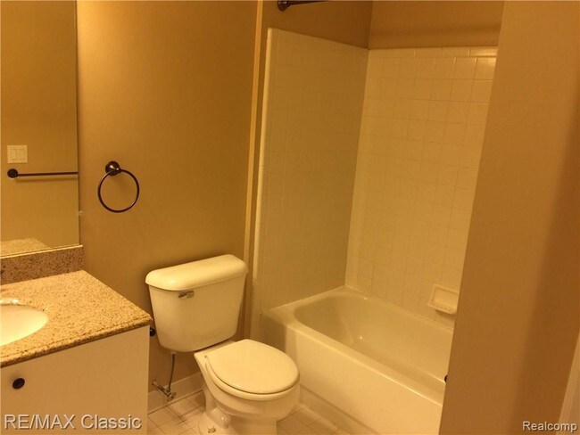 Building Photo - 44850 Bayview Dr