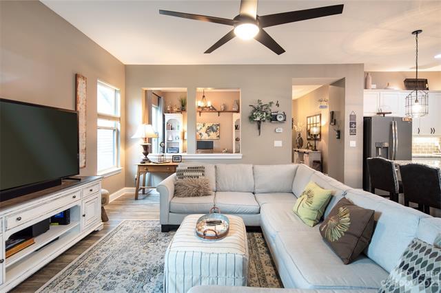 Foto del edificio - 131 Chimney Rock Ct