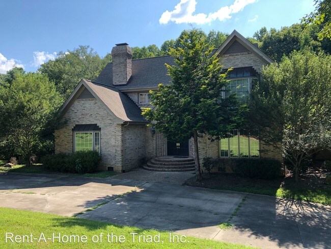 Building Photo - 5403 Century Oaks Dr