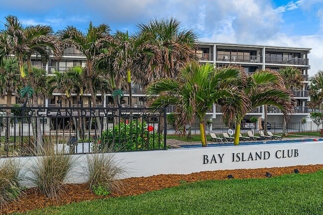 Building Photo - 4141 Ocean Dr