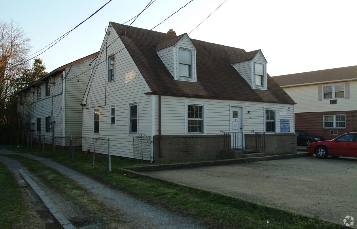 Primary Photo - 325 E Little Creek Rd