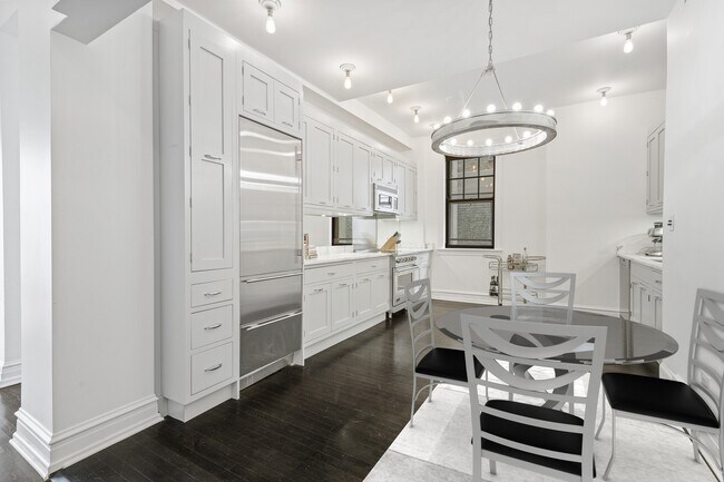 Foto del edificio - 3314 N Lake Shore Dr