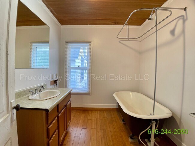Foto del edificio - 344 Diamond Ave SE