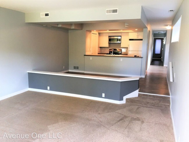 Building Photo - 2 br, 1 bath House - 1628 42nd Ave E #A