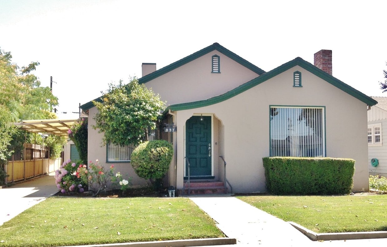 Foto principal - Lovely 3 Bedroom 2 Bath Single Story in Hollister