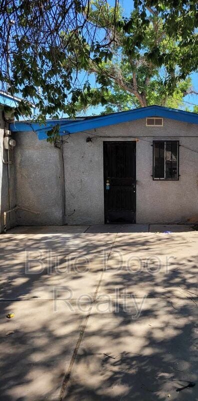 Building Photo - 2018 Nancy St SW