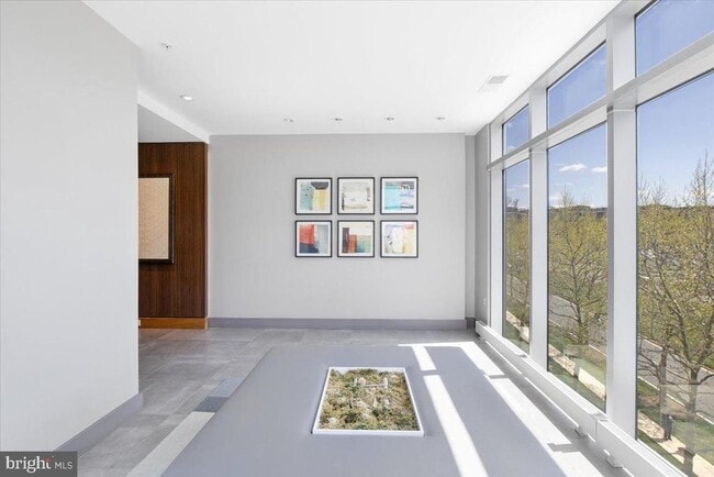 Building Photo - 145 Riverhaven Dr
