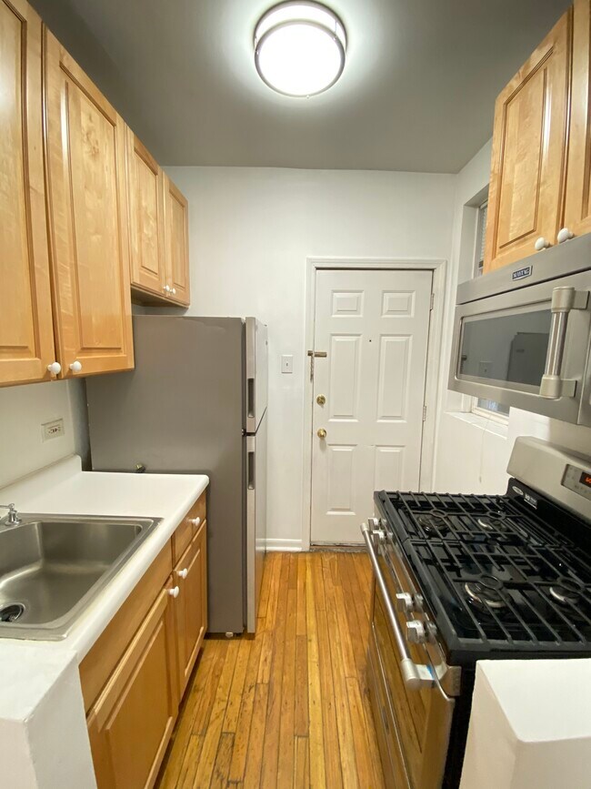 Building Photo - 511 W Deming Pl