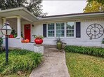 Foto principal - 6356 Woodcrest Ln