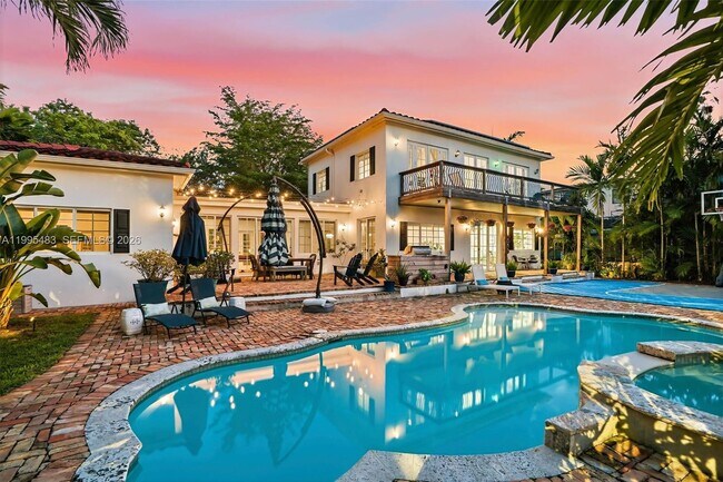 Foto del edificio - 9636 NE 5th Avenue Rd