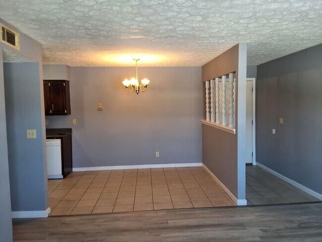 Foto del edificio - 365-12 ELMWOOD