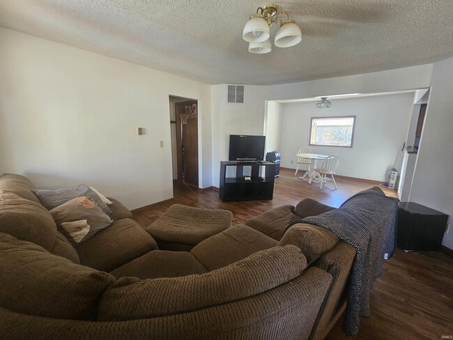 Foto del edificio - 4035 N Hinkle Rd