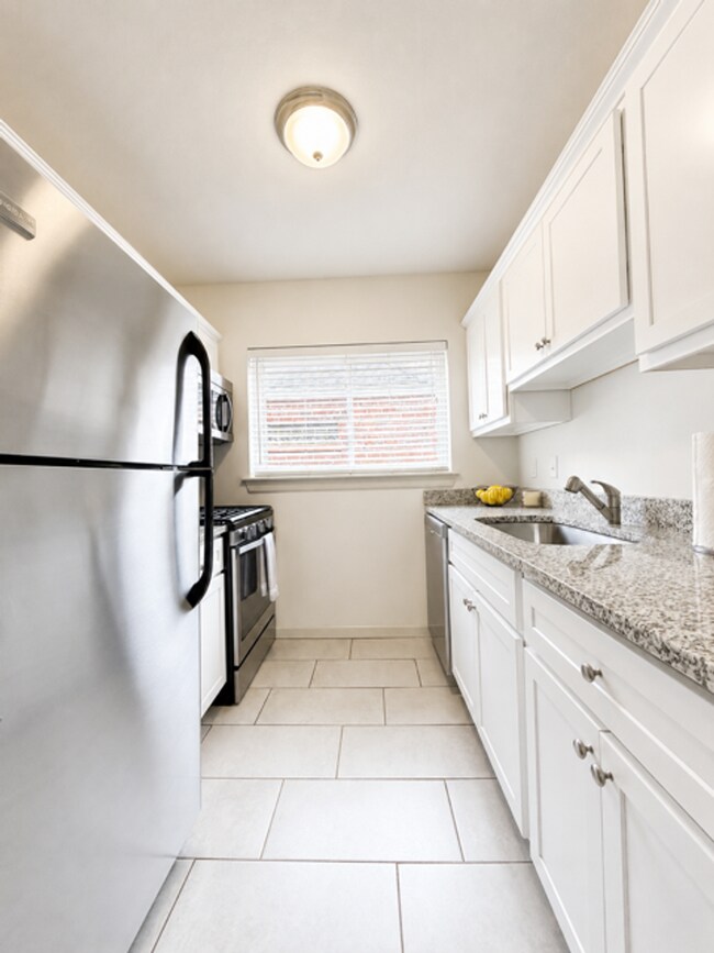 Foto del edificio - 4633-4635-4635 Jamieson Ave