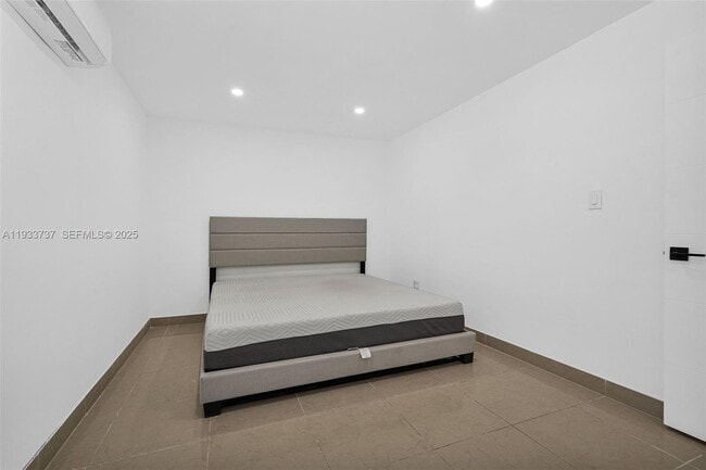 Foto del edificio - 2419 Coolidge St