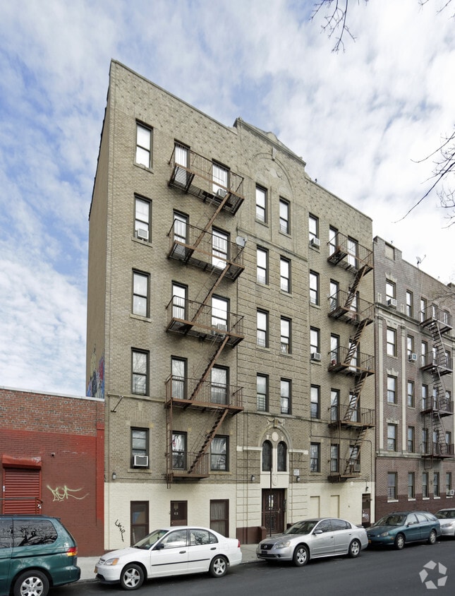 Primary Photo - 9 E 193rd St