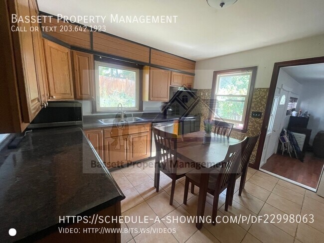 Foto del edificio - 225 Blue Hills Ave
