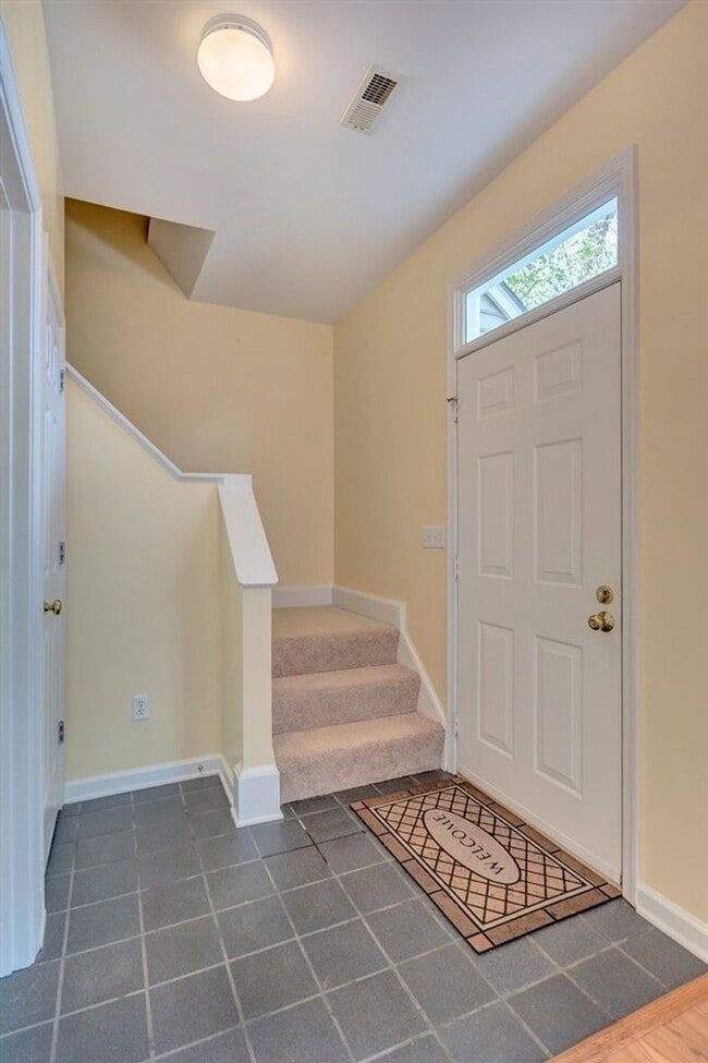 Building Photo - Discover a Hidden Gem with a Great location to downtown, Pantops and UVA, from this modern gorgeo...