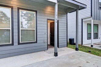 Building Photo - 10196 Barberry St