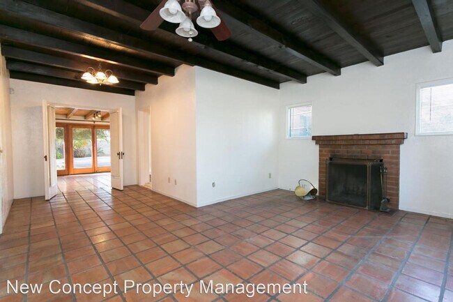 Foto del edificio - 2 br, 1 bath House - 2250 E Silver St