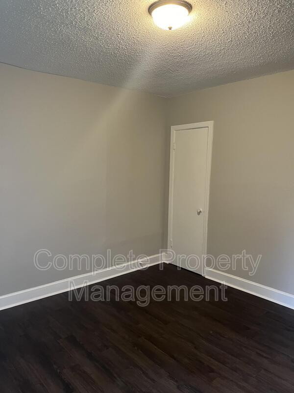 Building Photo - 1816 Madison Ave SW